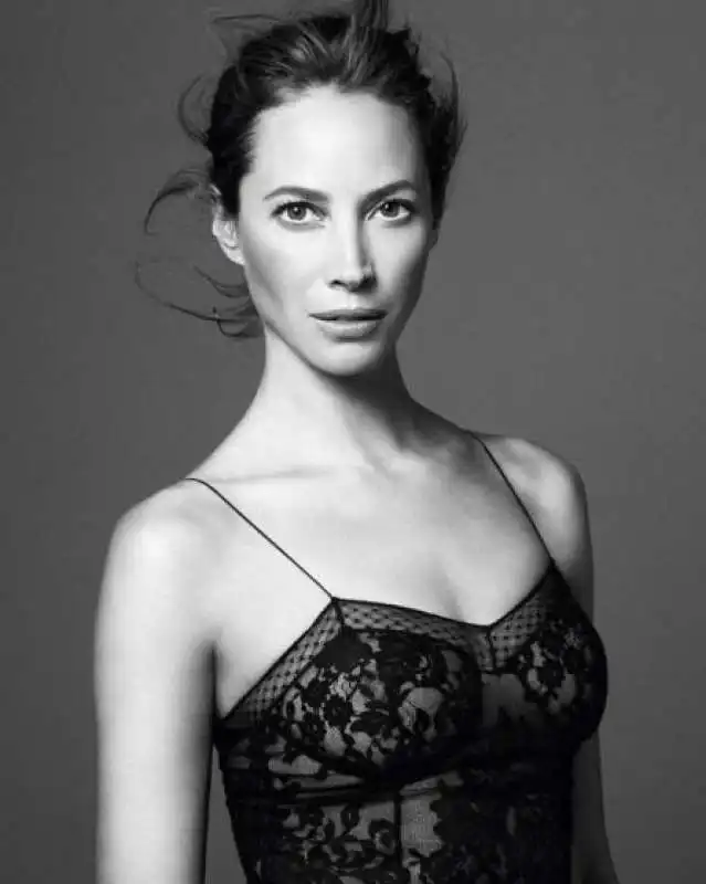 christy turlington 3