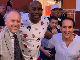 compleanno di magic johnson a capri 1