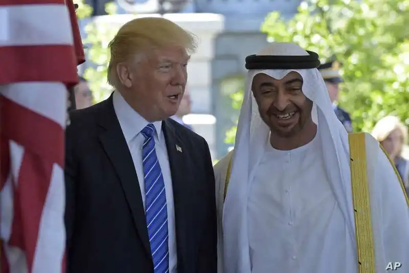 donald trump con lo sceicco mohamed bin zayed al nahyan 6