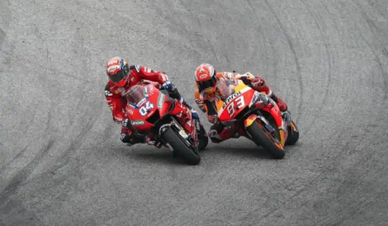 dovizioso marquez