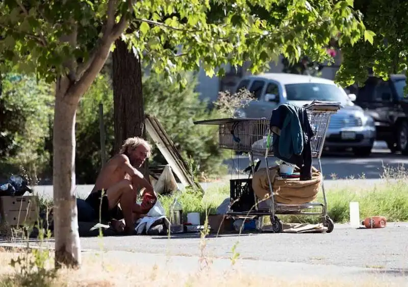 emergenza senzatetto a sacramento 12