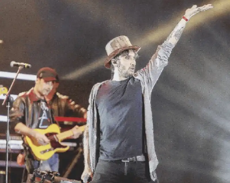 fabrizio moro