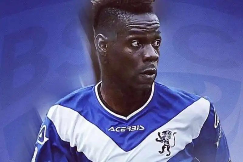 FOTOMONTAGGIO DI MARIO BALOTELLI CON LA MAGLIA DEL BRESCIA 