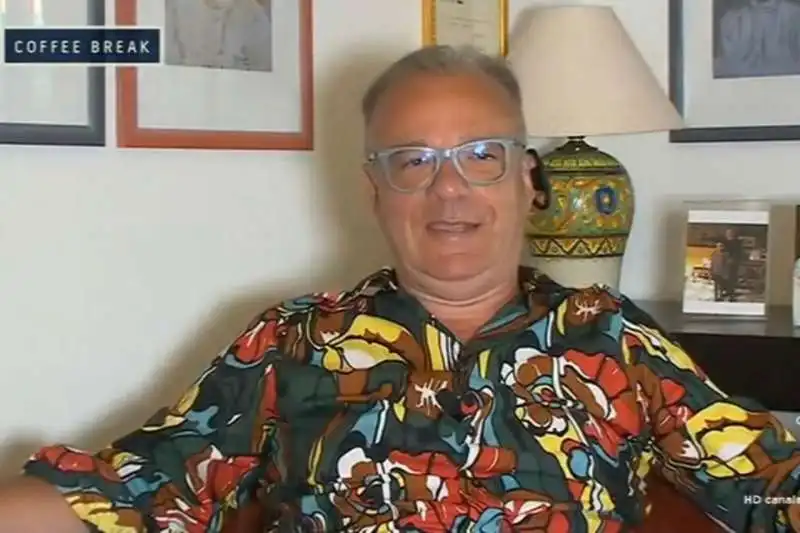 GIANFRANCO ROTONDI CON CAMICIA MULTICOLOR