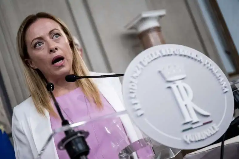 giorgia meloni al quirinale per le consultazioni