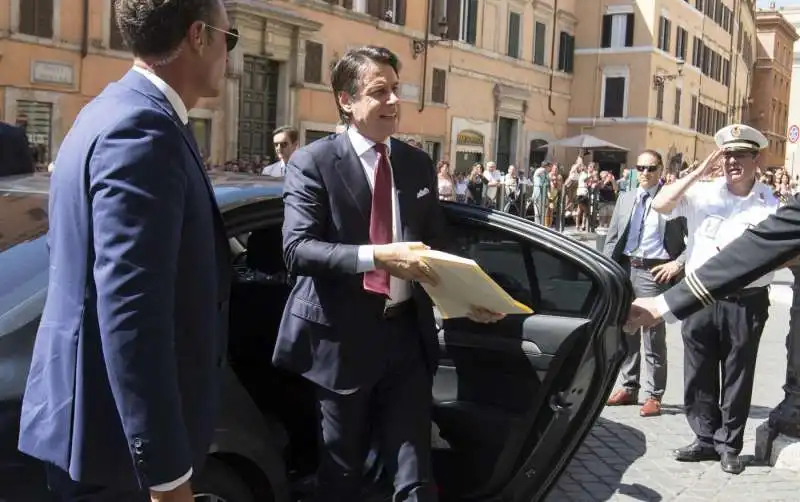 giuseppe conte arriva in senato 1