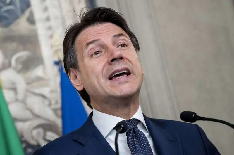 giuseppe conte riceve l'incarico per la formazione del suo secondo governo 2