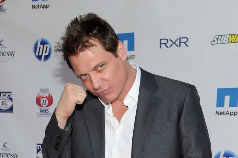 holt mccallany 2