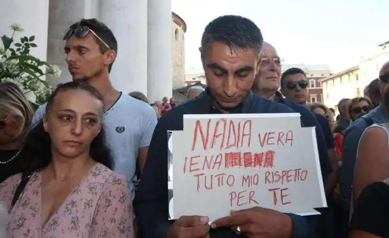 i funerali di nadia toffa 8