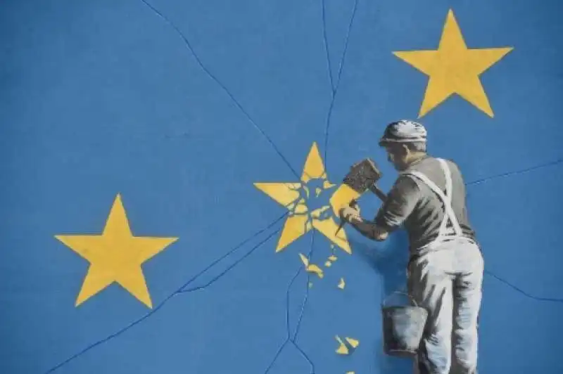 il murale sull'unione europea di banksy a dover 4