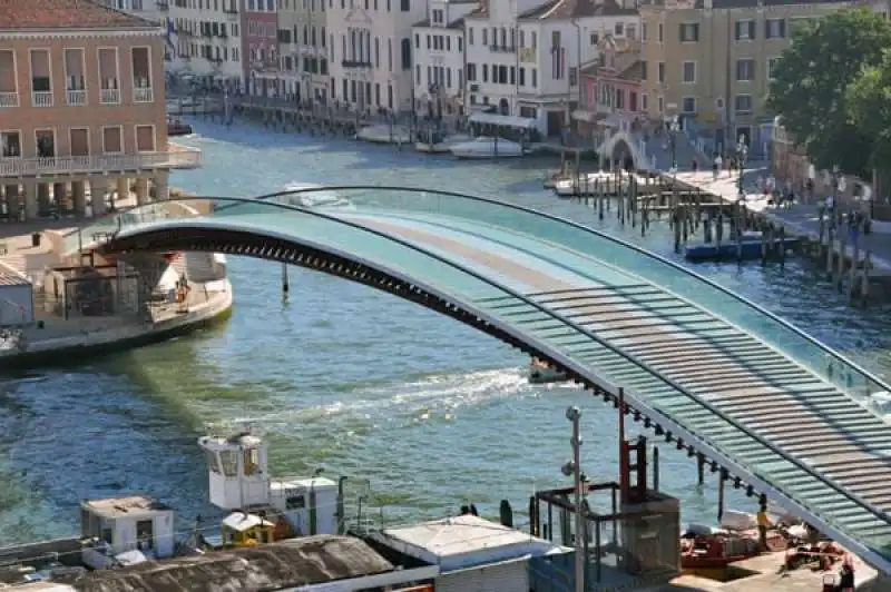 il ponte della costituzione di venezia progettato da santiago calatrava 5