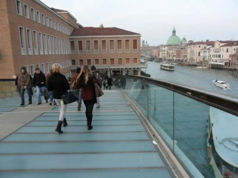 il ponte della costituzione di venezia progettato da santiago calatrava 7