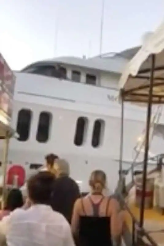 incidente del mega yacht in australia 7