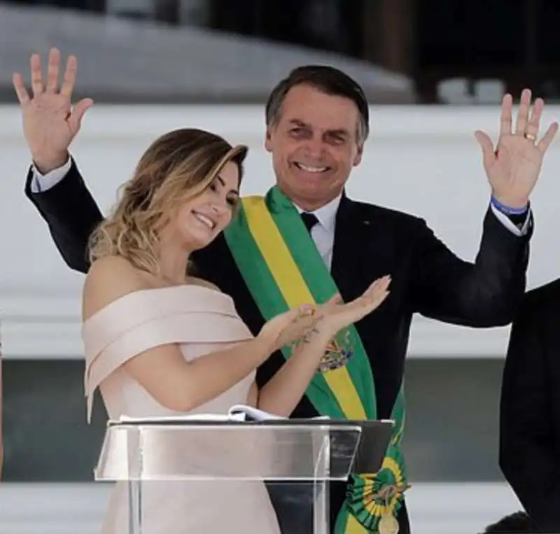 jair bolsonaro con la moglie michelle 7