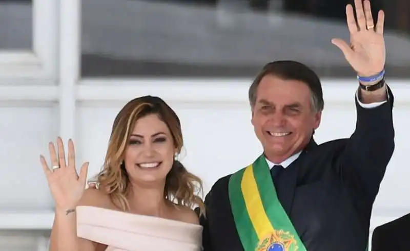 jair bolsonaro e la moglie 2