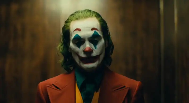 joaquin phoenix in joker di todd phillips 2