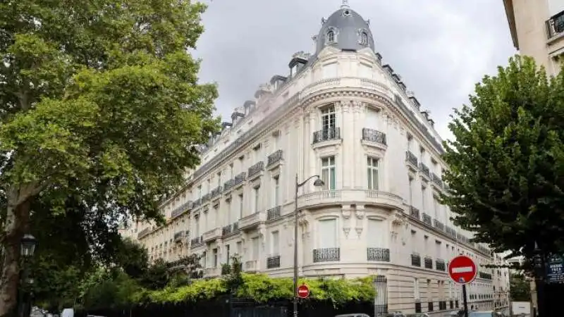 la casa a parigi di jeffrey epstein