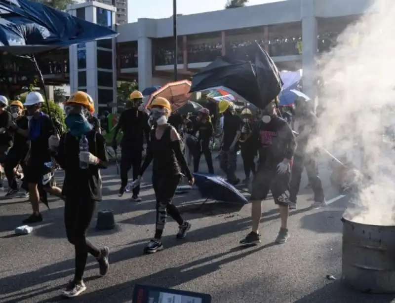 le proteste di hong kong  10