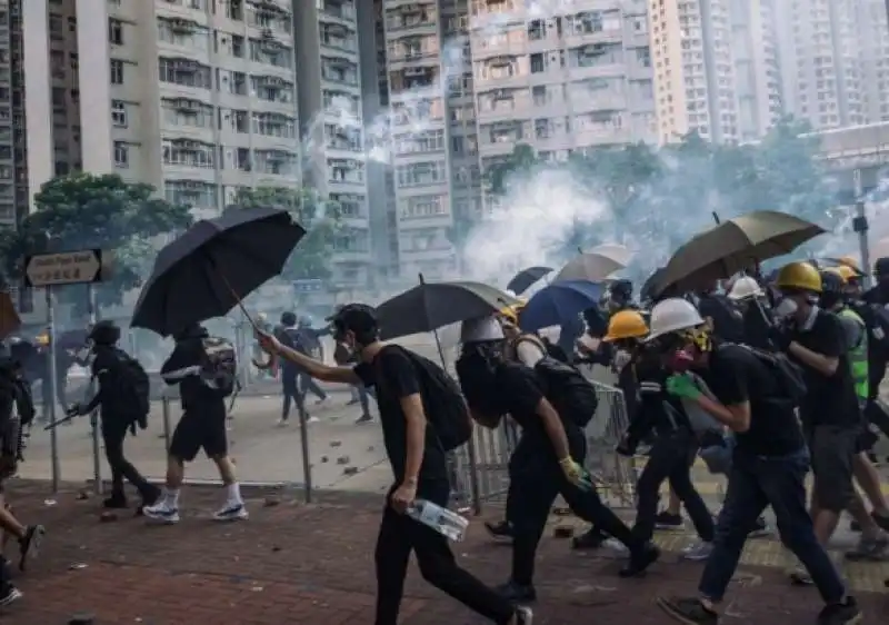 le proteste di hong kong  13