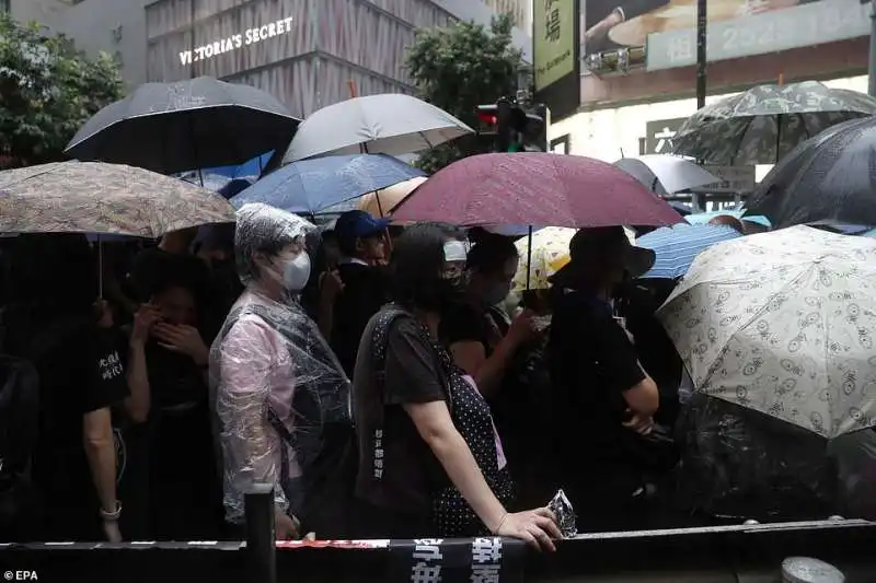 le proteste di hong kong contro la cina   in piazza quasi 2 milioni di persone   agosto 2019 13