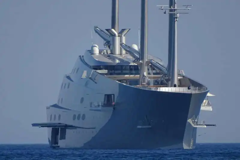 lo sbarco degli ospiti di andrei melnichenko all'argentario 7