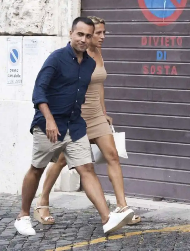 luigi di maio passeggia per roma con virginia saba 1