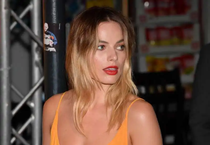 margot robbie  foto di bacco (1)