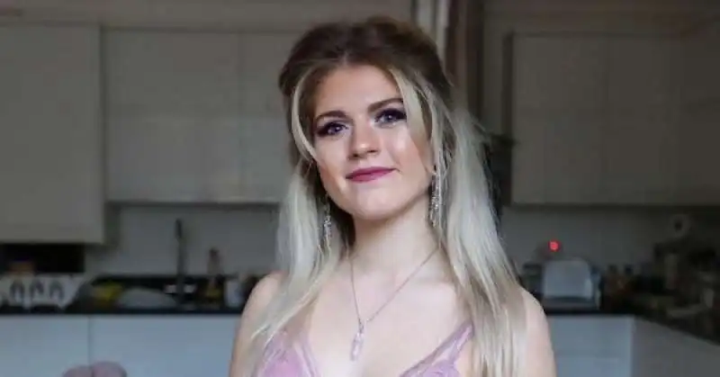 marina joyce 19