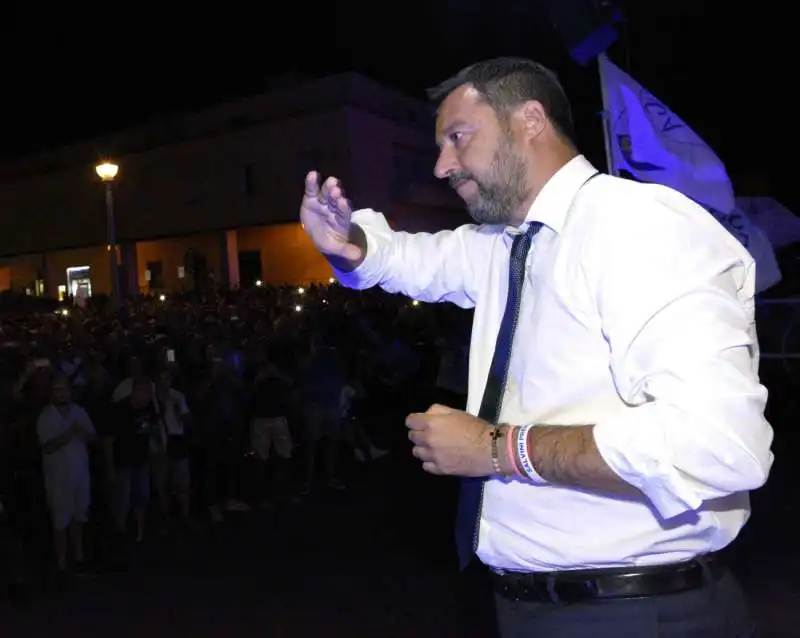 matteo salvini a sabaudia 5