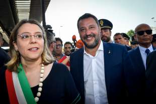 matteo salvini all'inaugurazione dell'hub di trenitalia a milano rogoredo