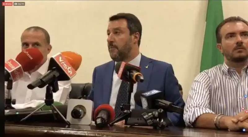 matteo salvini in diretta facebook con massimiliano romeo e riccardo molinari 1