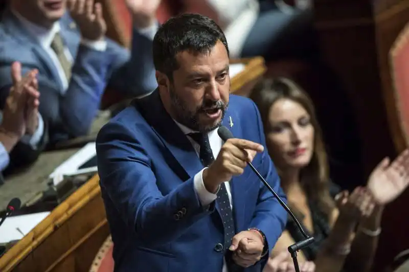 matteo salvini parla al senato 1