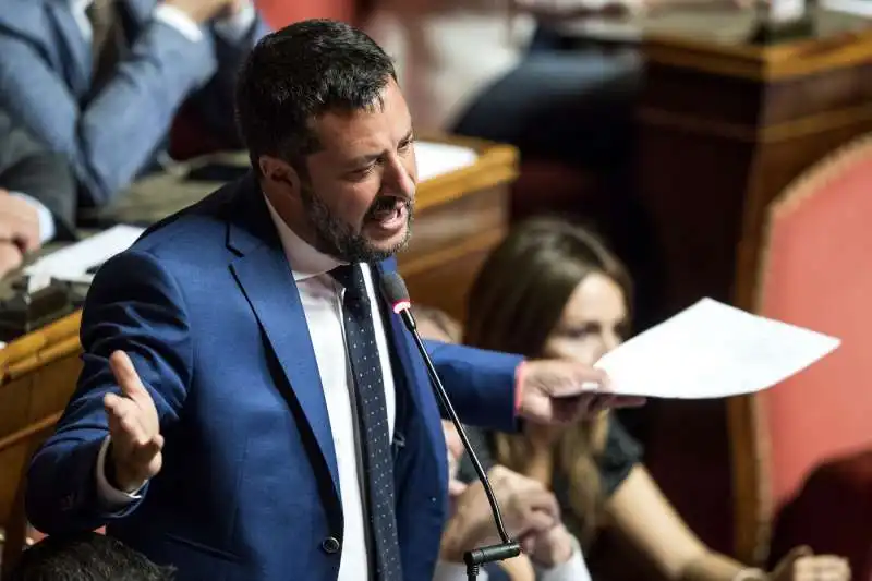 matteo salvini parla al senato