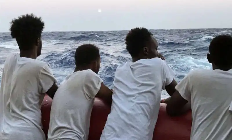 migranti a bordo della open arms 5