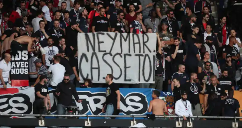 neymar striscioni