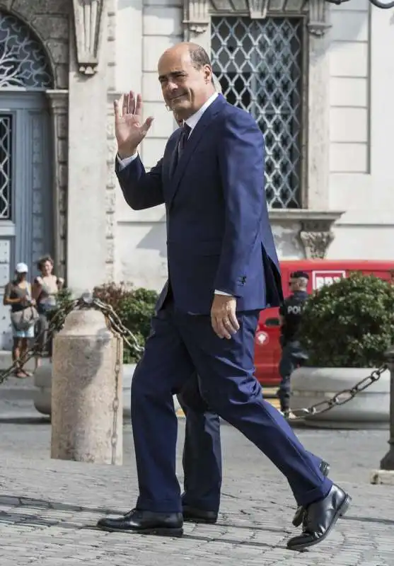 nicola zingaretti arriva al quirinale