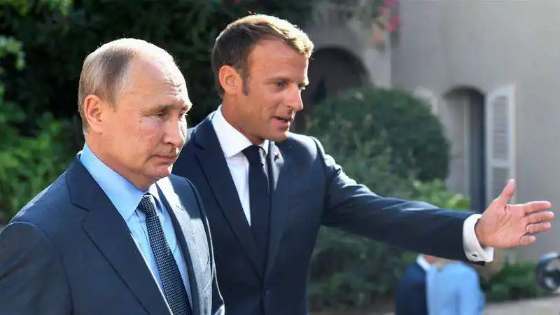 PUTIN MACRON        