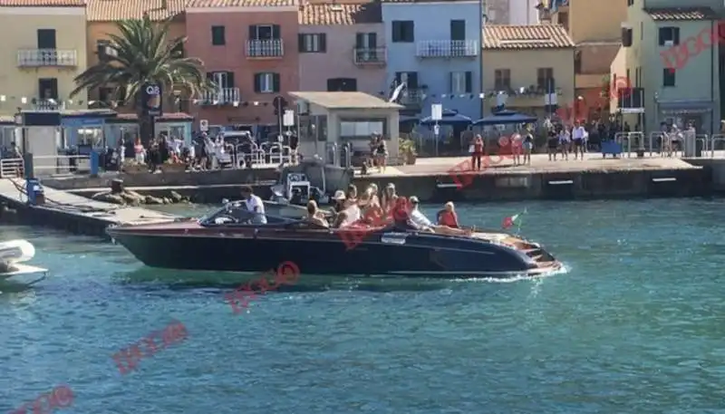 richard gere in barca all'isola del giglio