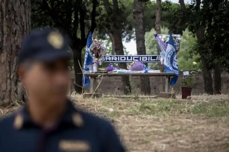 roma, i tifosi della lazio omaggiano fabrizio piscitelli alias diabolik