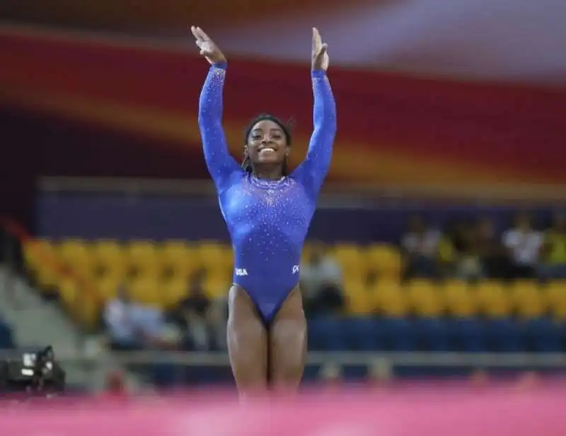 simone biles 16