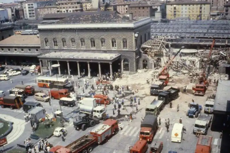 strage  alla    stazione  di  bologna