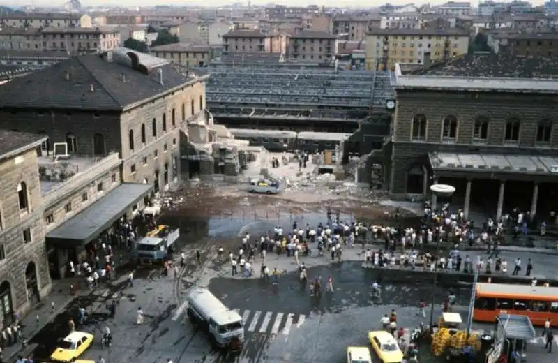 strage alla    stazione   di  bologna