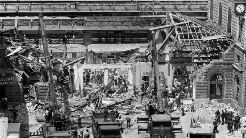 strage alla    stazione  di  bologna