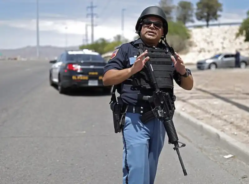 texas, sparatoria in un centro commerciale di el paso 2