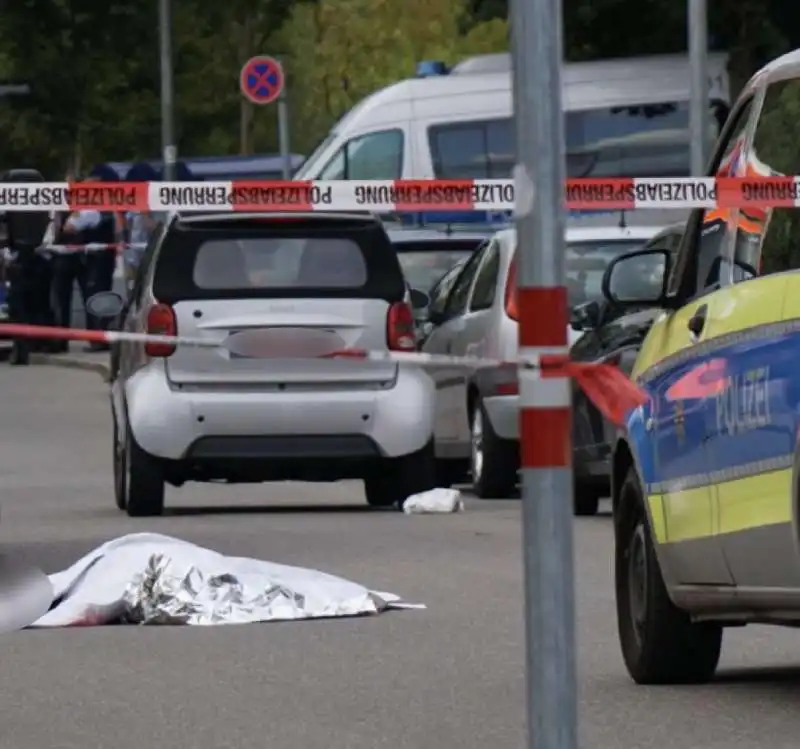 uomo ucciso a colpi di machete a stoccarda 9