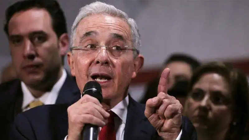 ALVARO URIBE 2