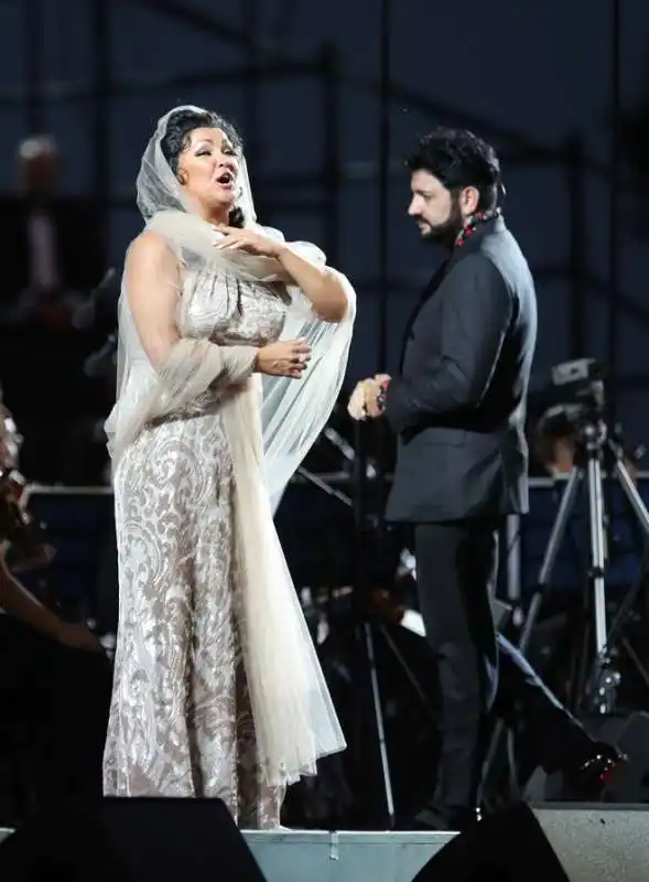 Anna Netrebko  Yusif Eyvazov - Napoli