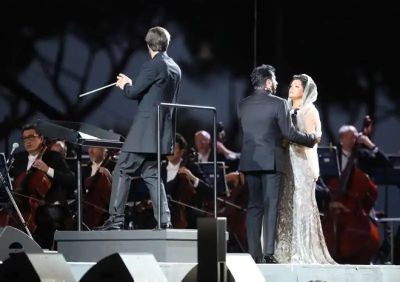 Anna Netrebko  Yusif Eyvazov - Napoli