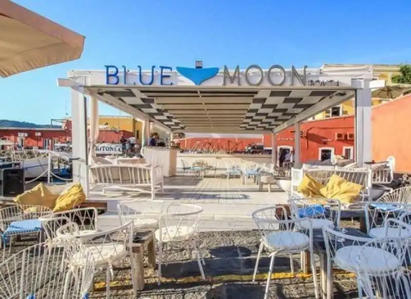 blue moon ponza