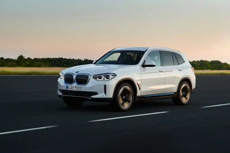 bmw ix3 elettrica